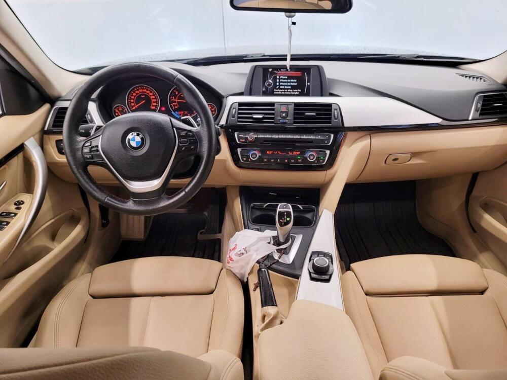 BMW 320i