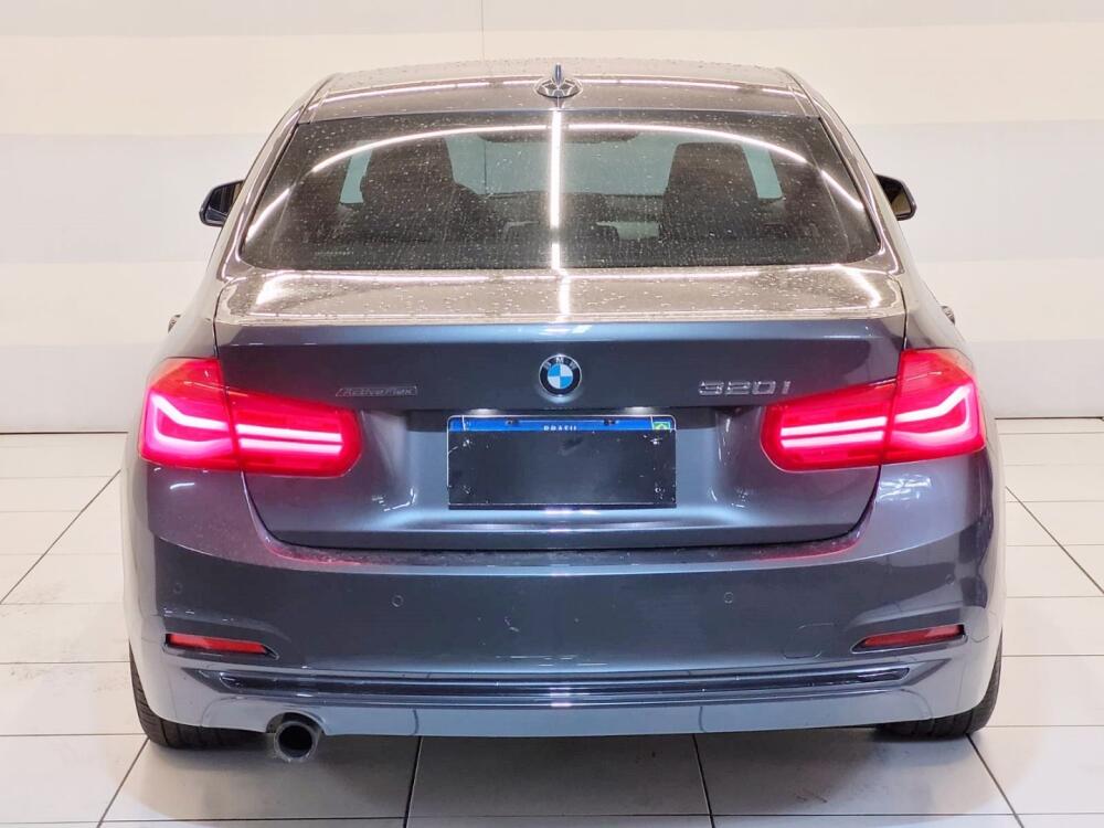 BMW 320i