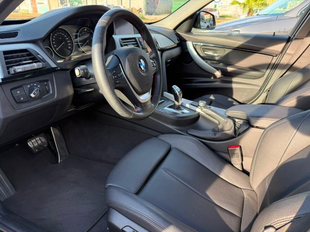 BMW 320i