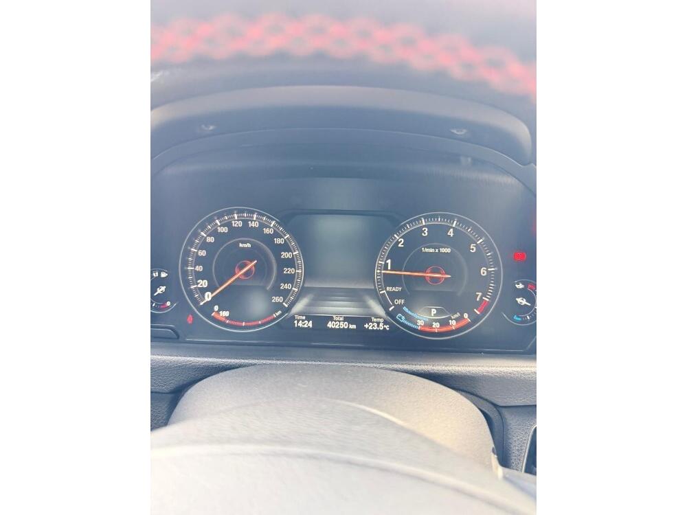 BMW 320i