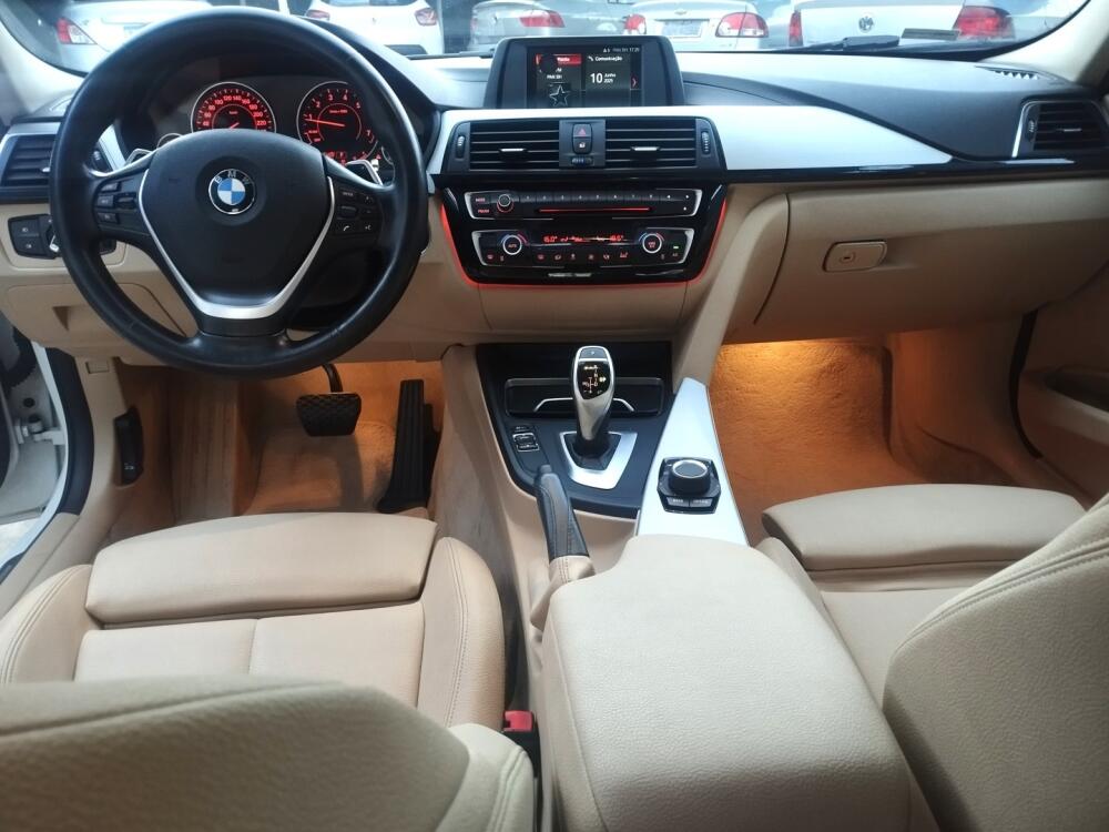 BMW 320i