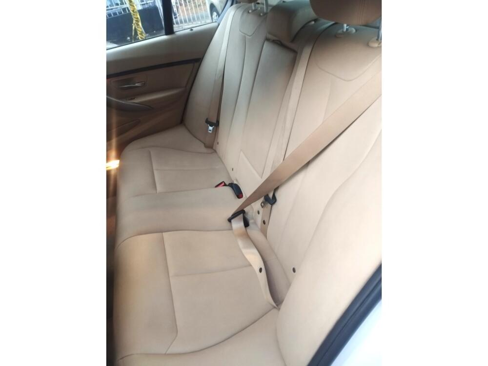 BMW 320i