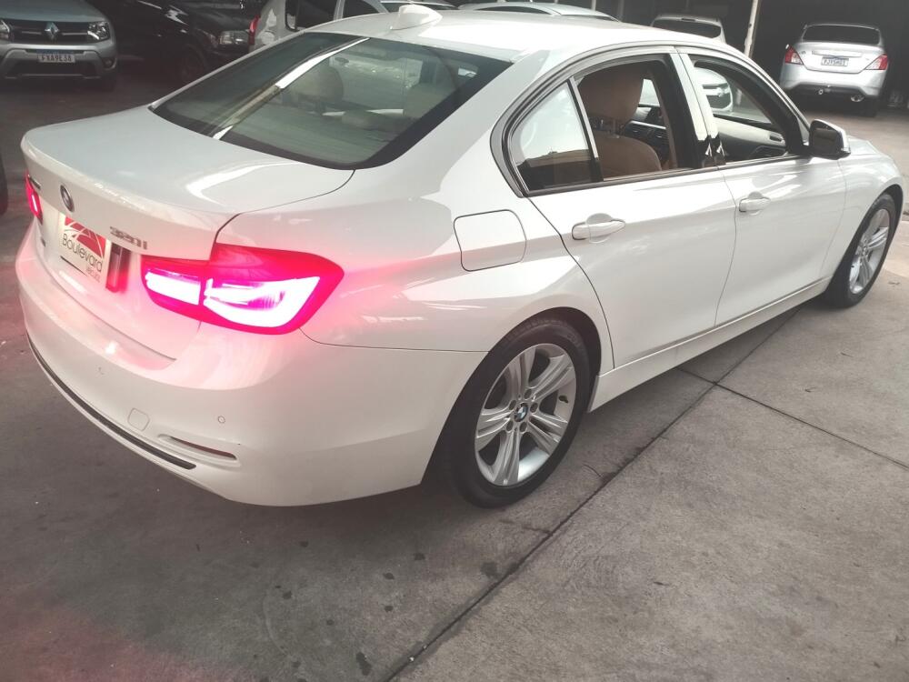 BMW 320i
