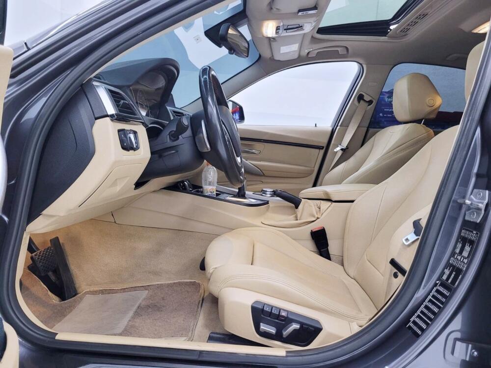 BMW 320i