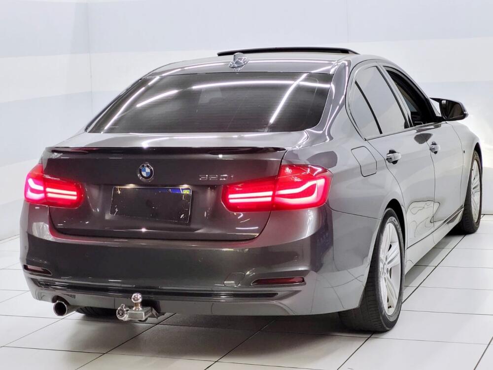 BMW 320i