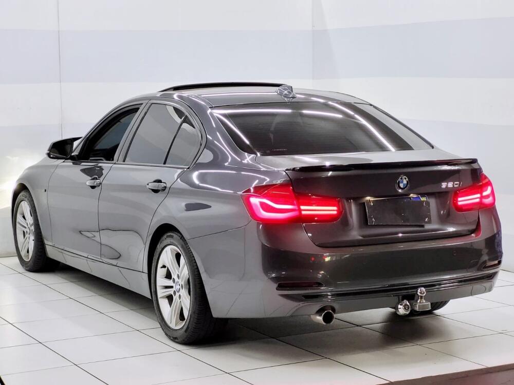 BMW 320i