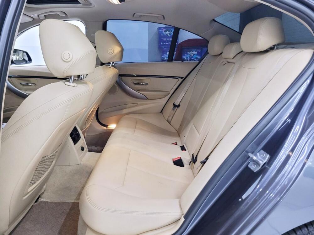 BMW 320i