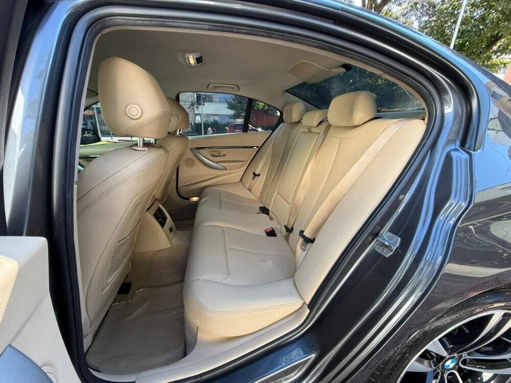BMW 320i