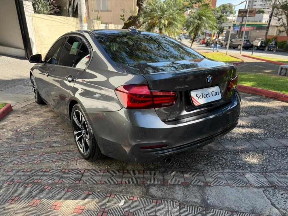 BMW 320i