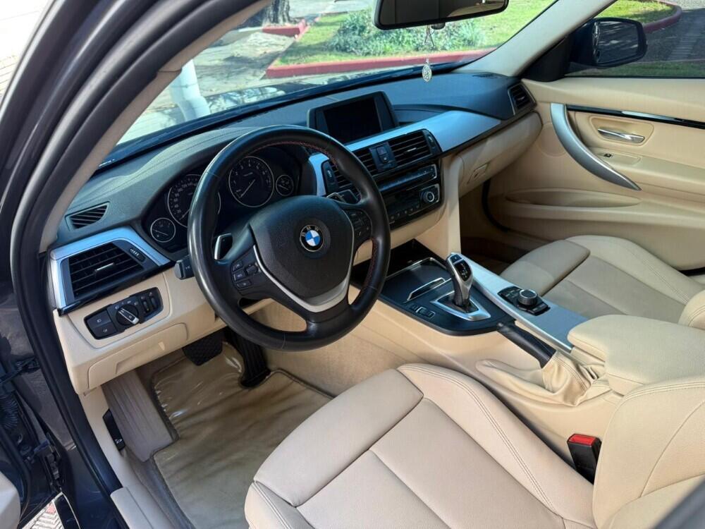 BMW 320i