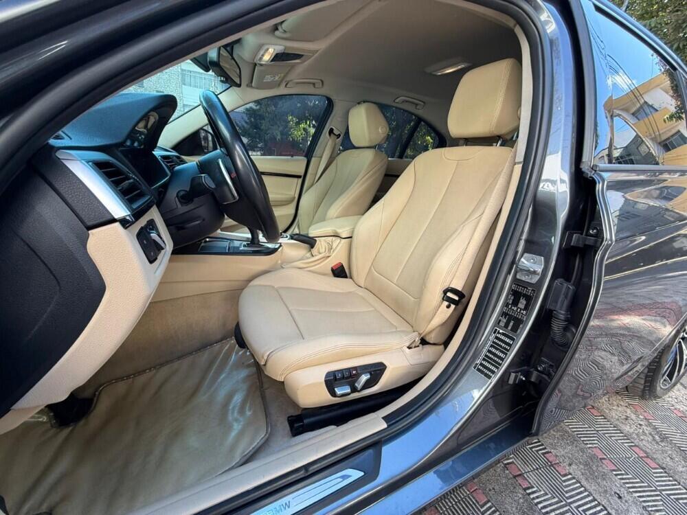 BMW 320i