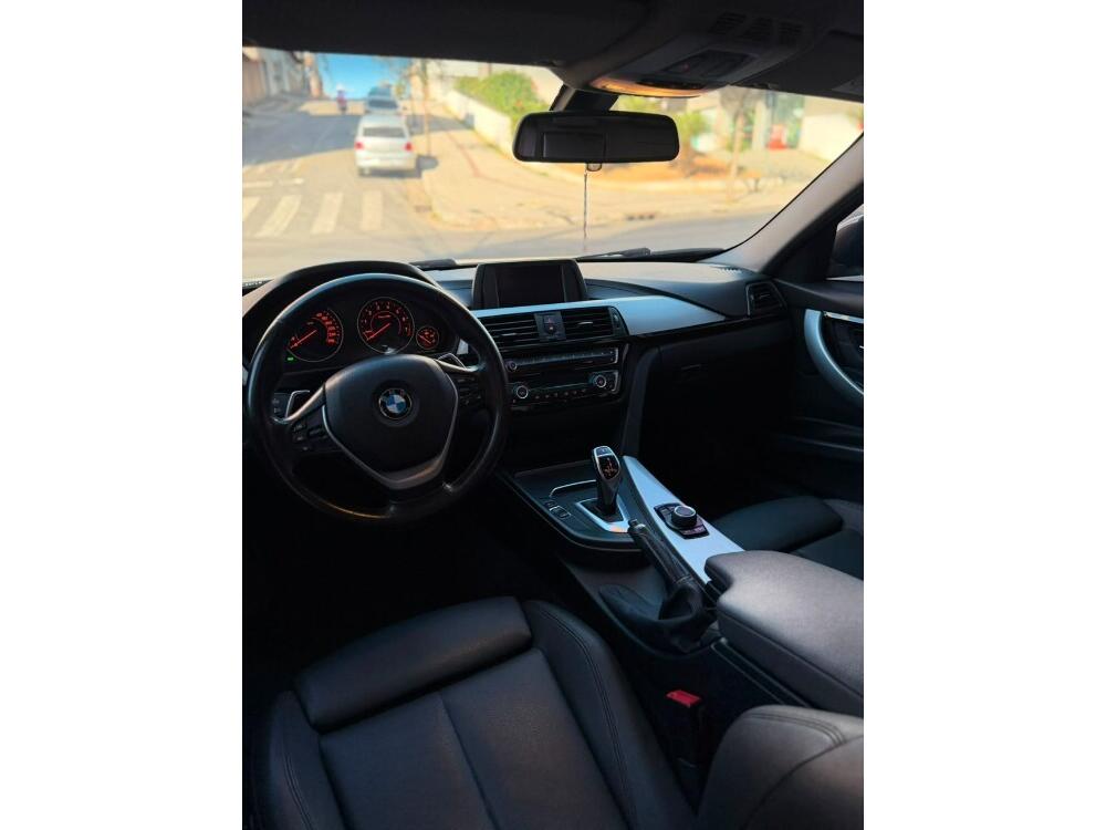 BMW 320i