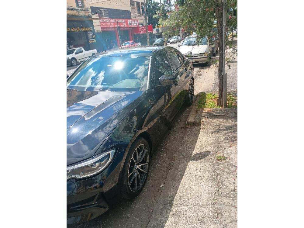 BMW 320i