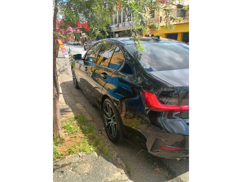 BMW 320i