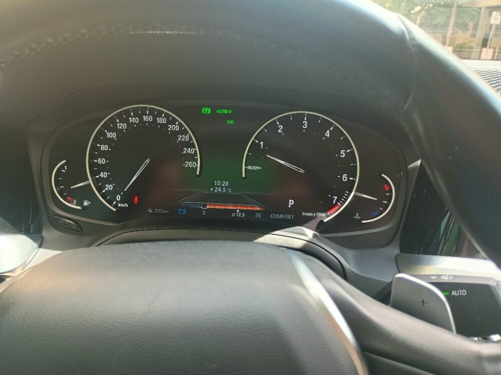 BMW 320i
