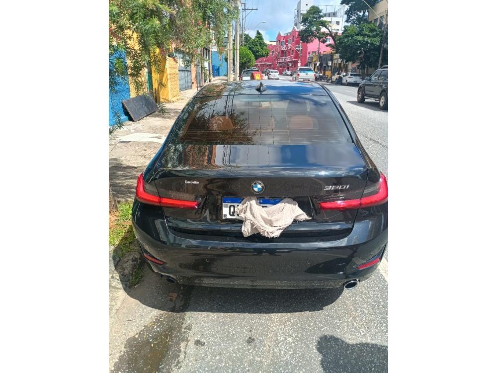 BMW 320i