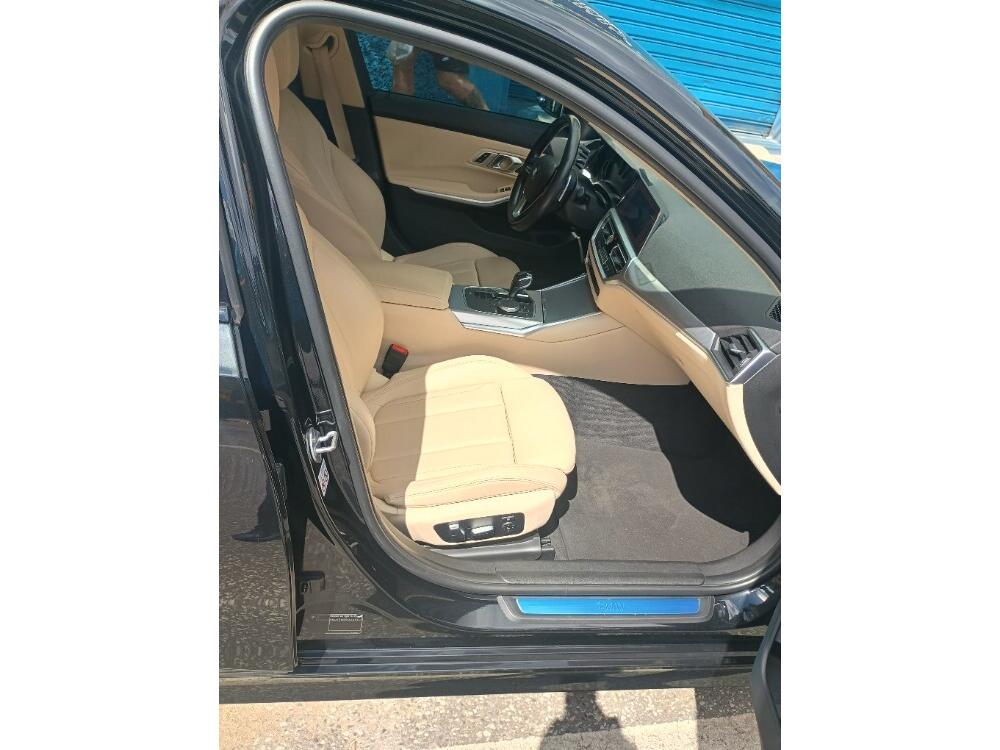 BMW 320i