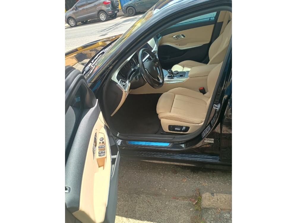BMW 320i