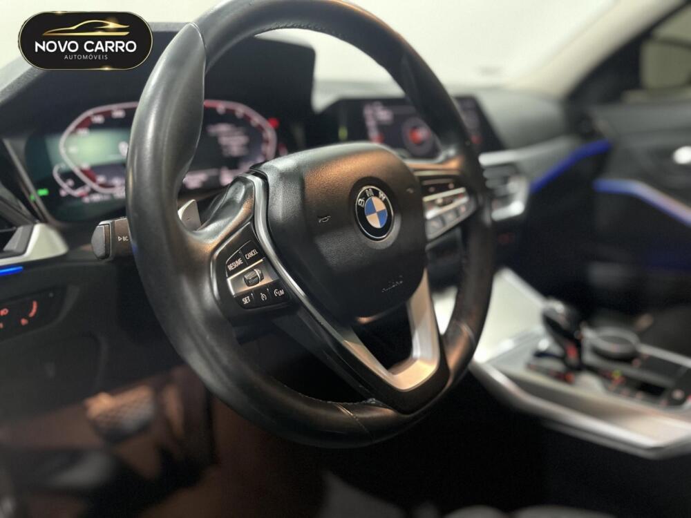 BMW 320i