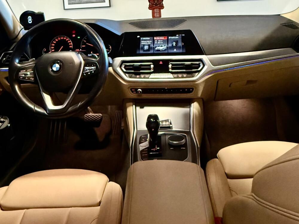 BMW 320i