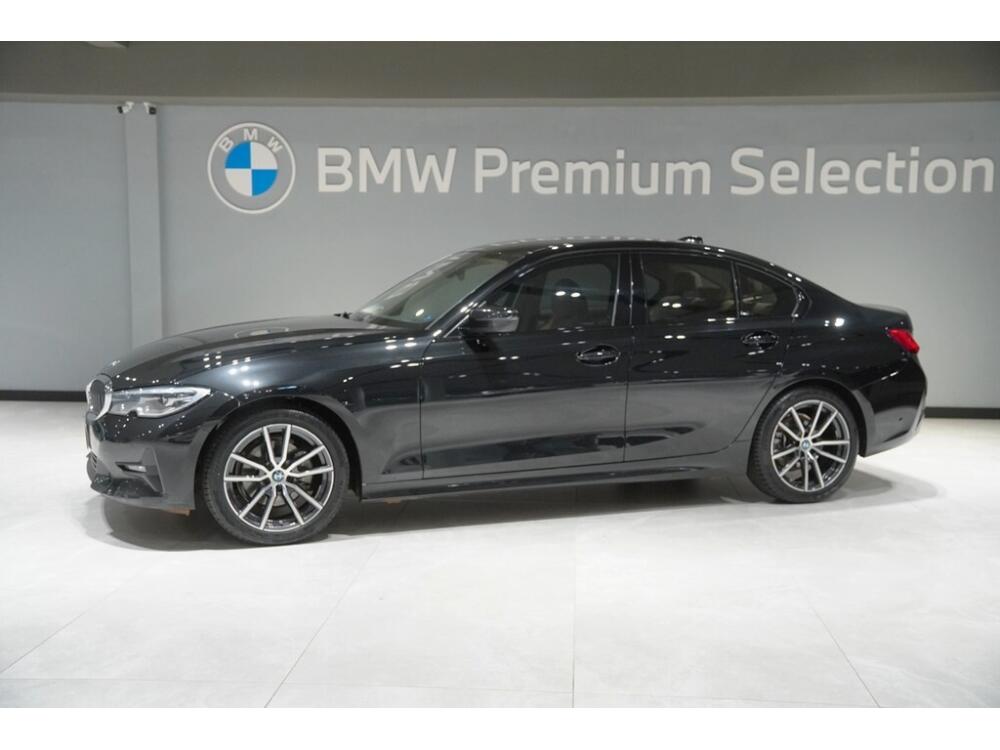 BMW 320i