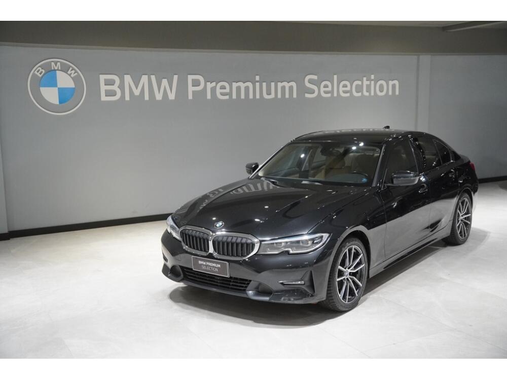 BMW 320i