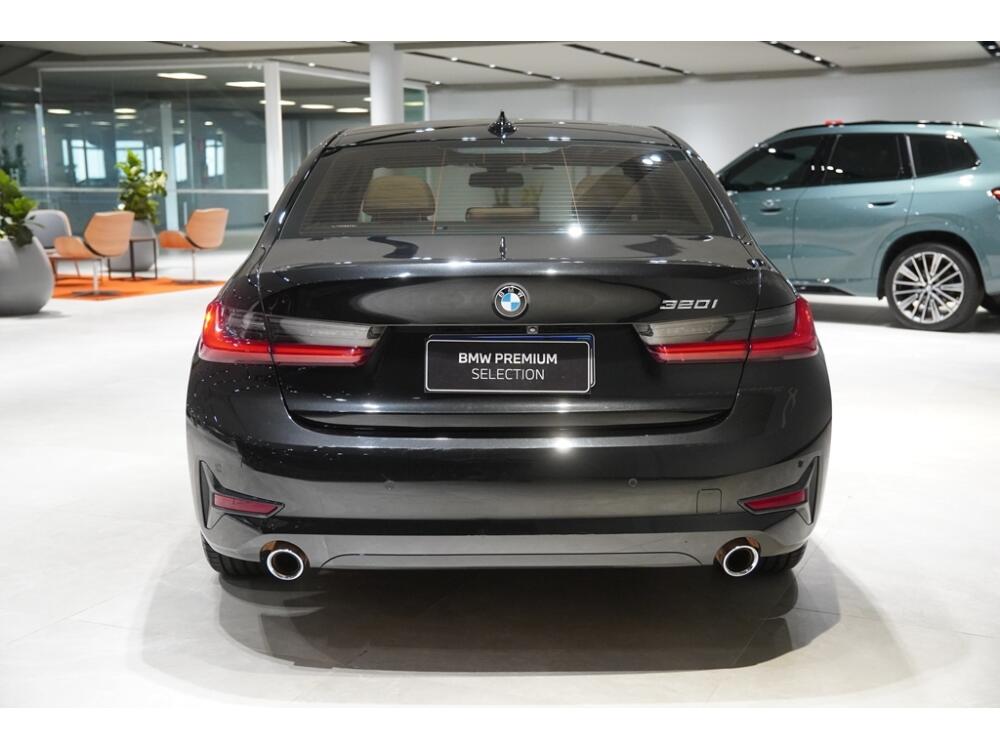 BMW 320i