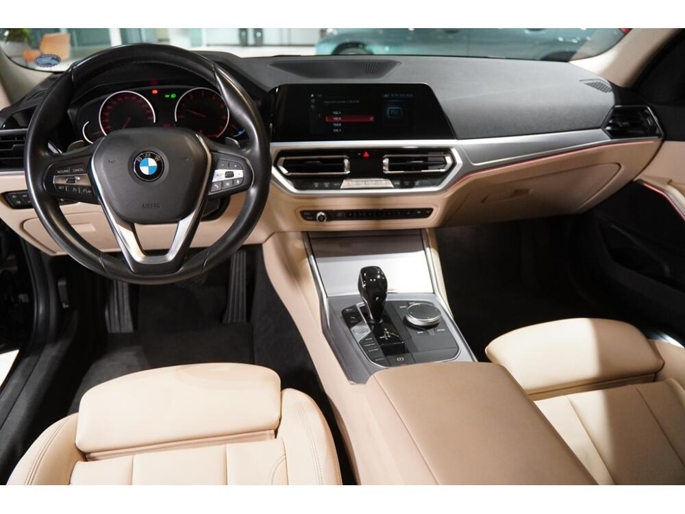 BMW 320i
