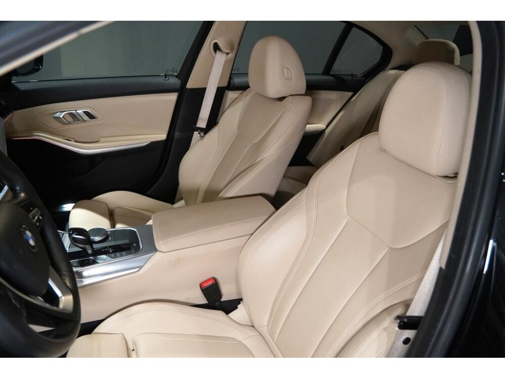 BMW 320i
