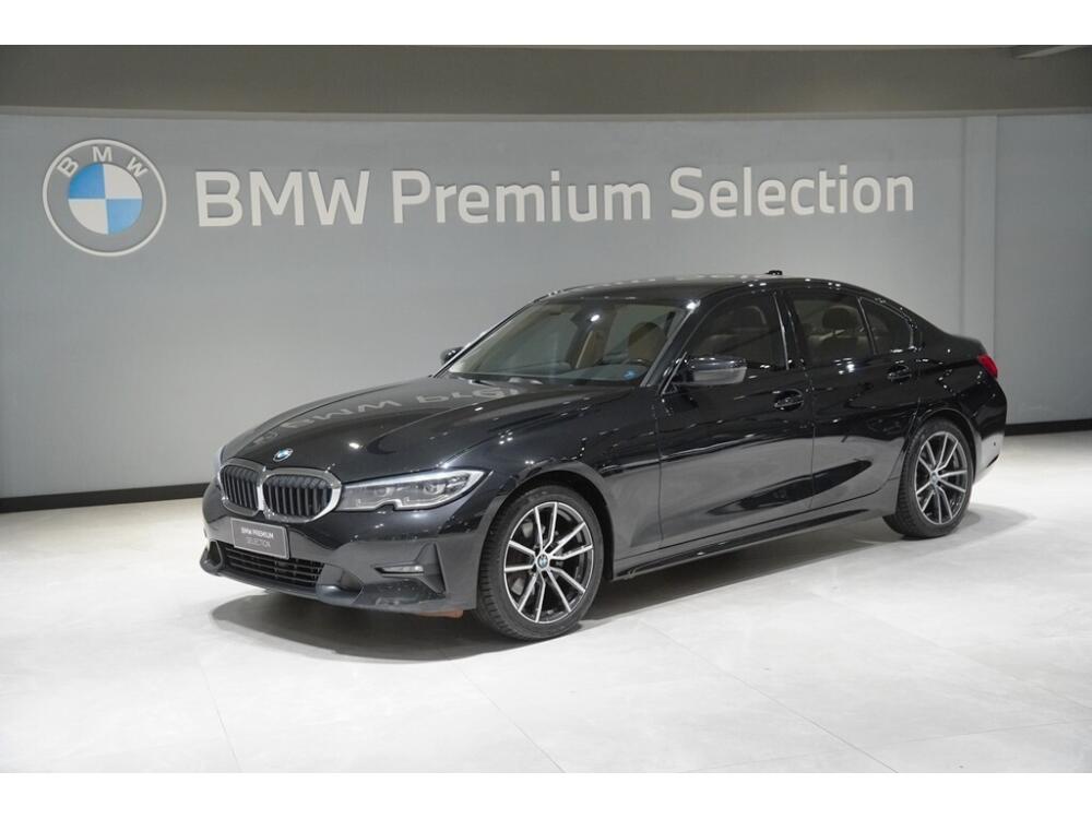 BMW 320i