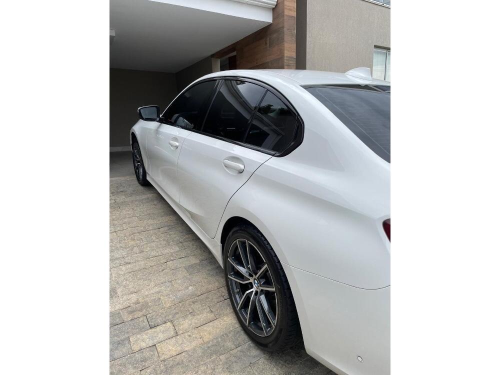 BMW 320i