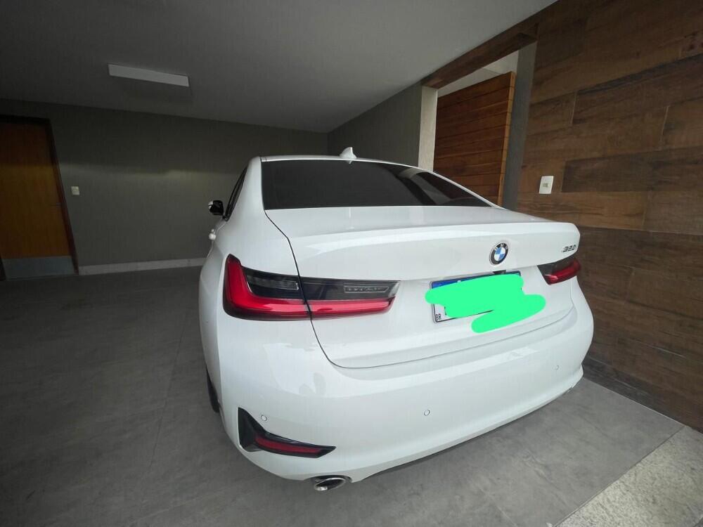 BMW 320i