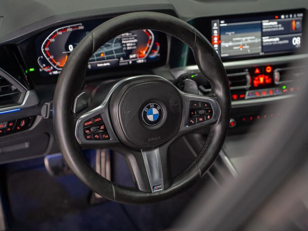 BMW 320i