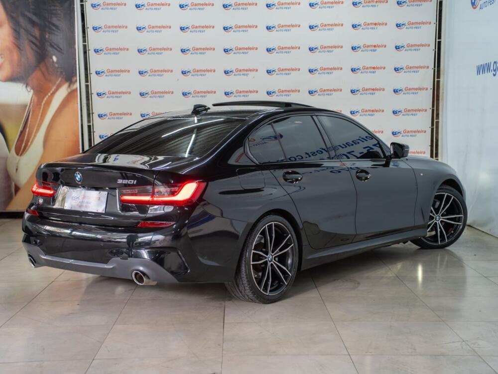 BMW 320i
