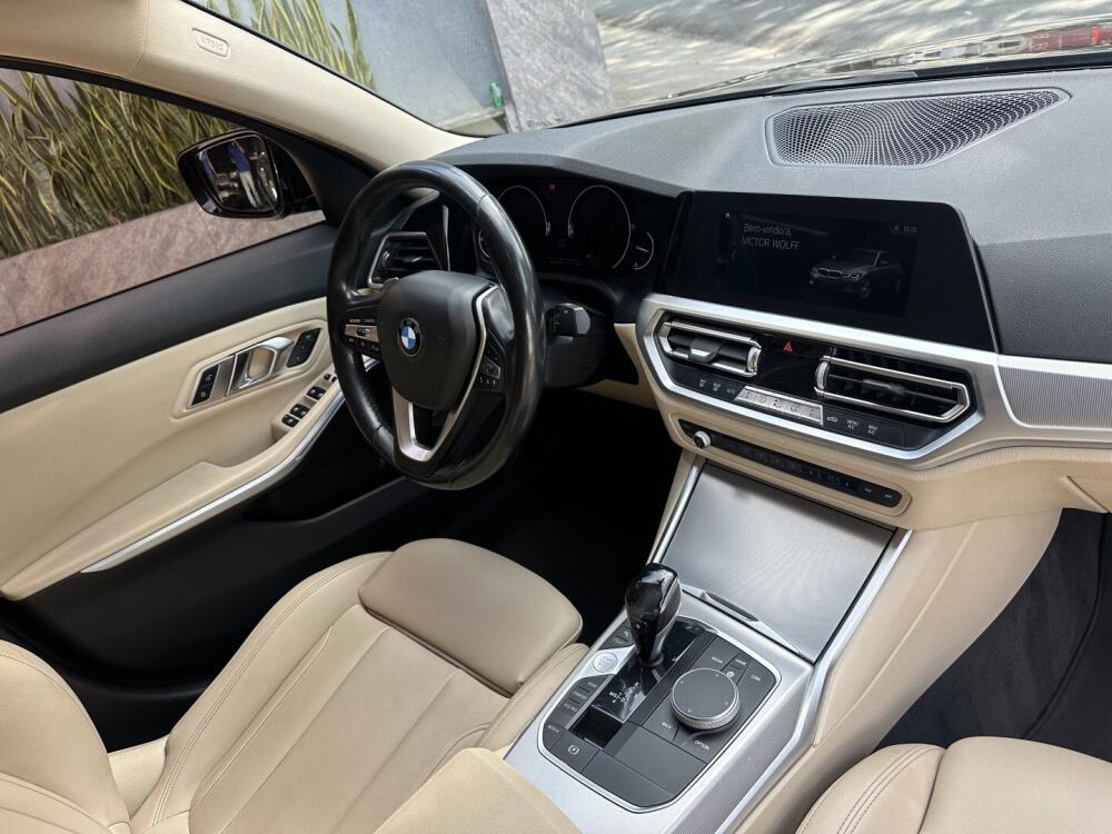 BMW 320i