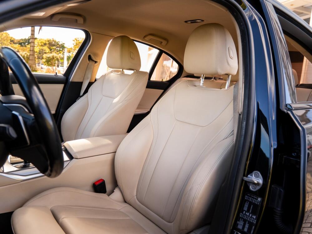 BMW 320i
