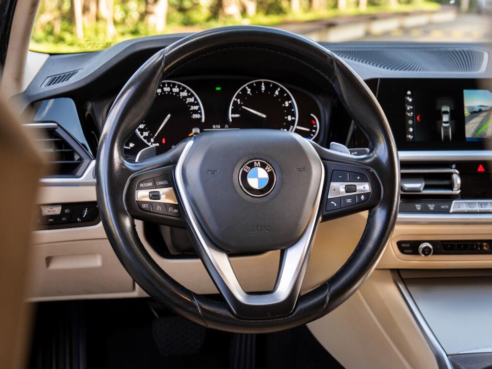 BMW 320i