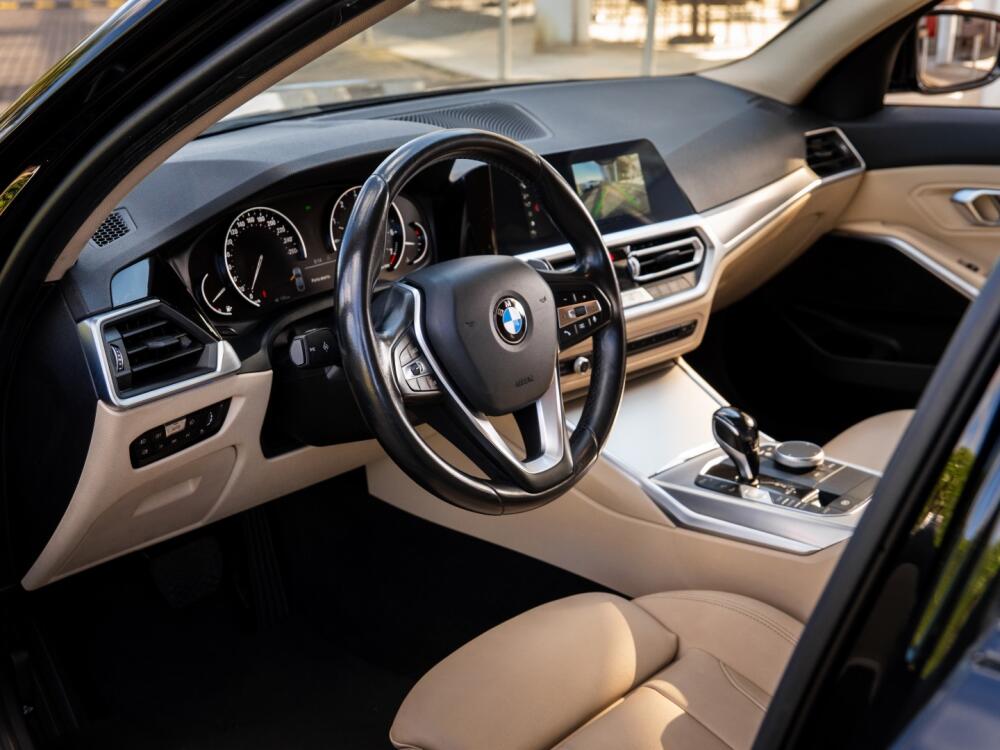 BMW 320i