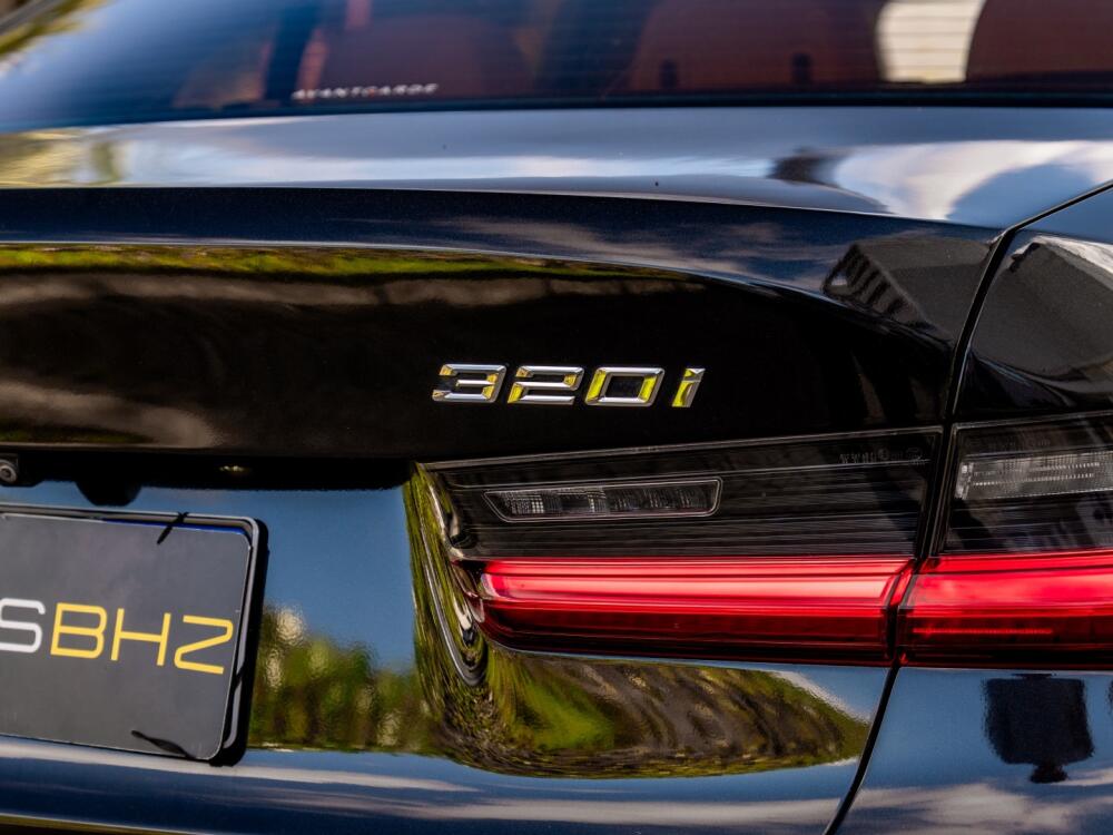 BMW 320i