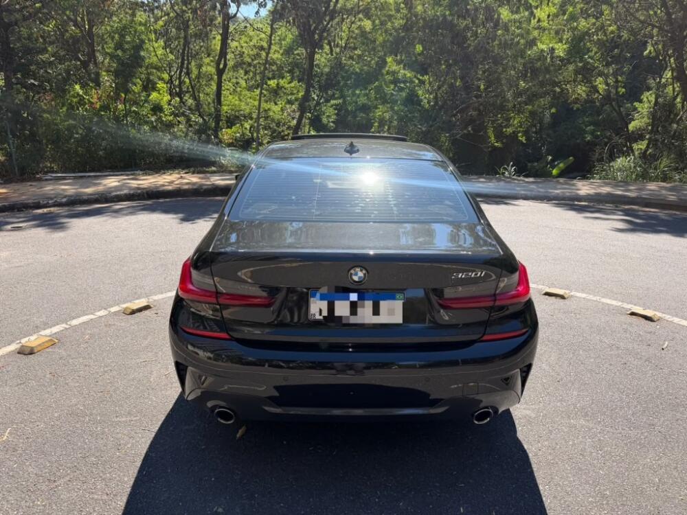 BMW 320i