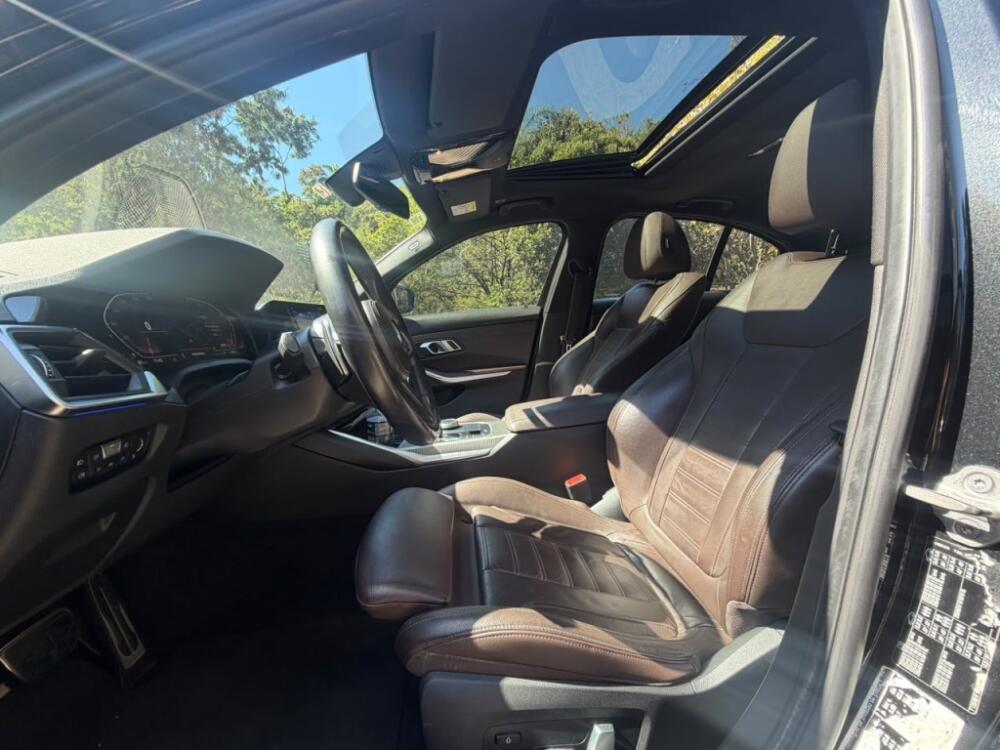 BMW 320i