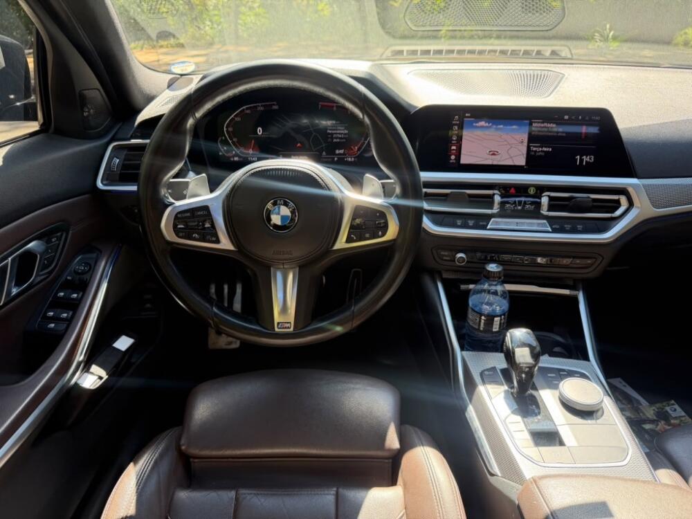 BMW 320i