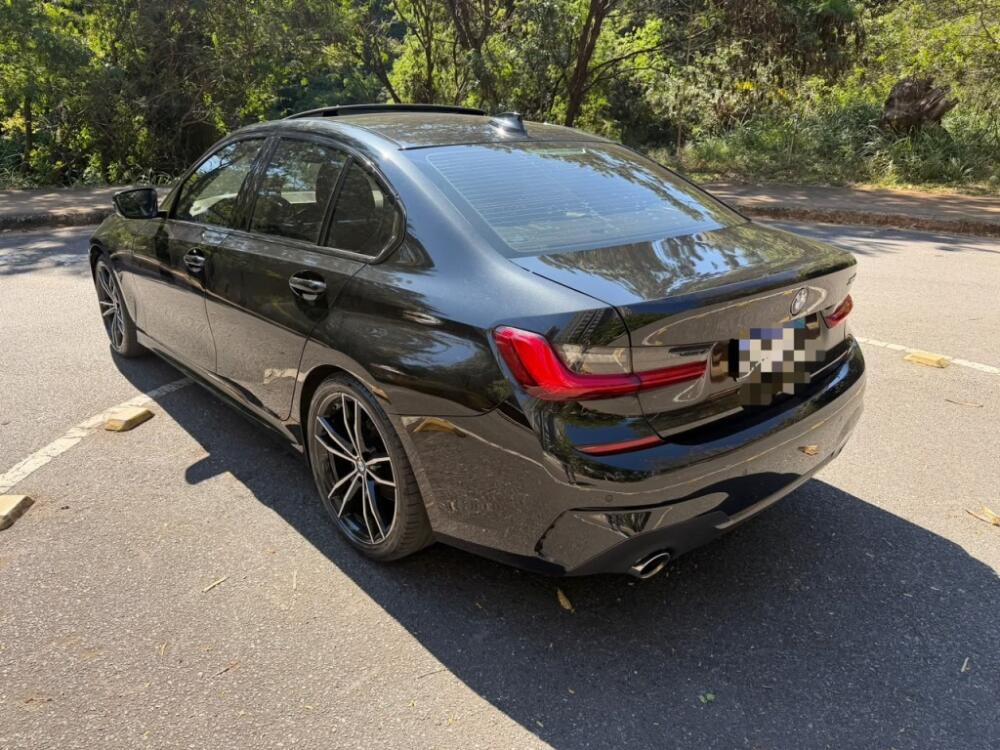 BMW 320i