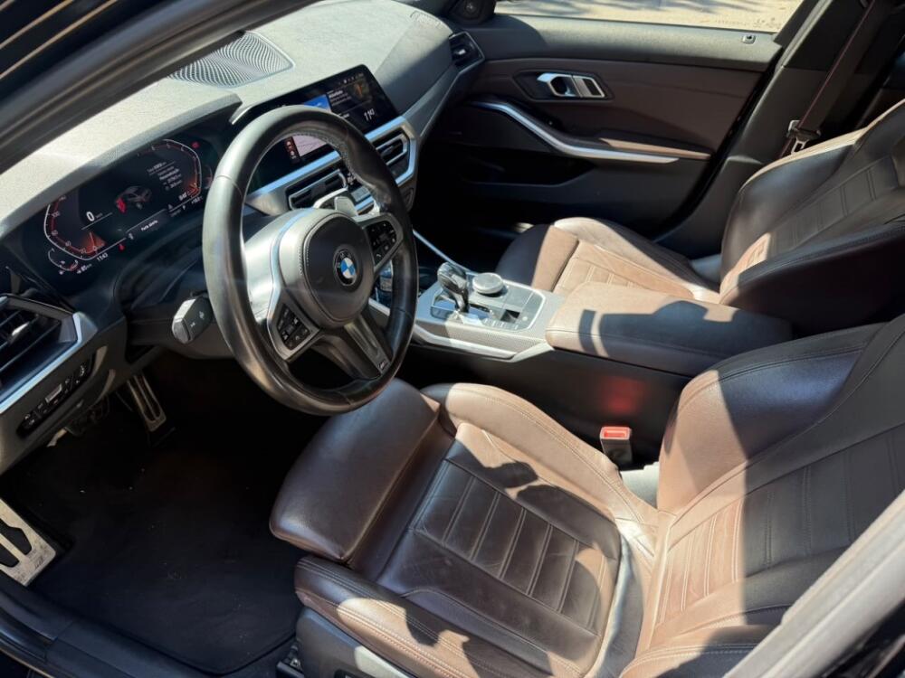 BMW 320i