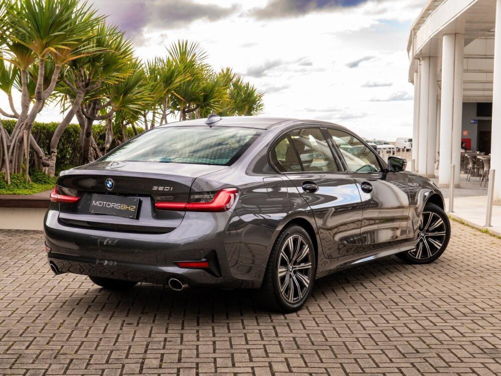 BMW 320i