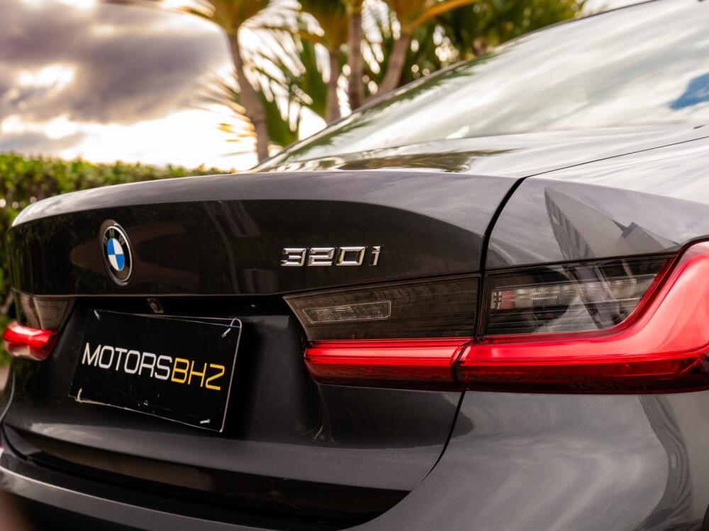 BMW 320i