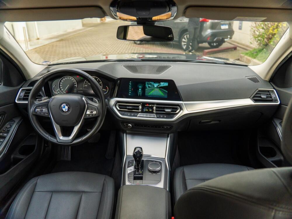 BMW 320i