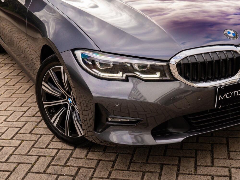 BMW 320i