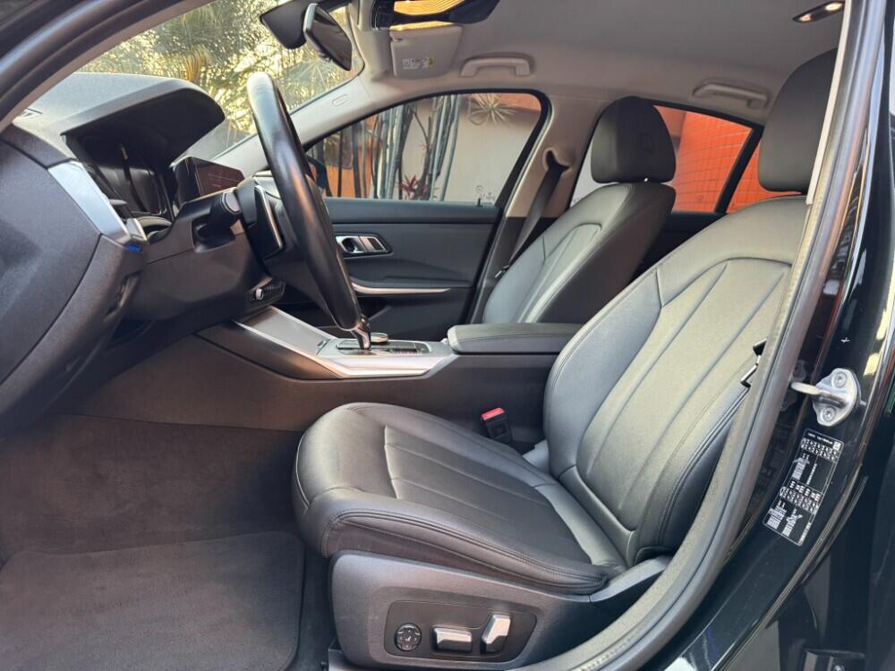 BMW 320i
