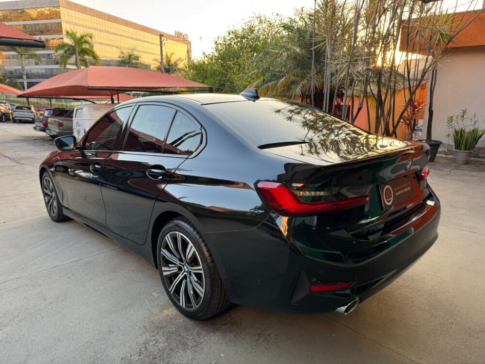 BMW 320i